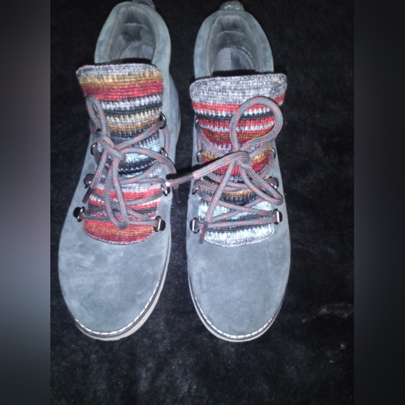 Skechers Gray and Red Lace Up Boots with Suede Finish - Picture 1 of 9